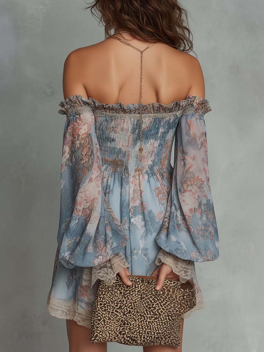 Romane | Vestido mini de muselina fruncida con hombros al aire y flores románticas