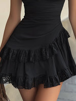 Estelle | Vestido mini de volantes de encaje negro con escote en V