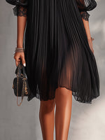 Camille Noir | Vestido mini de muselina negra con hombros al aire y ribete de encaje