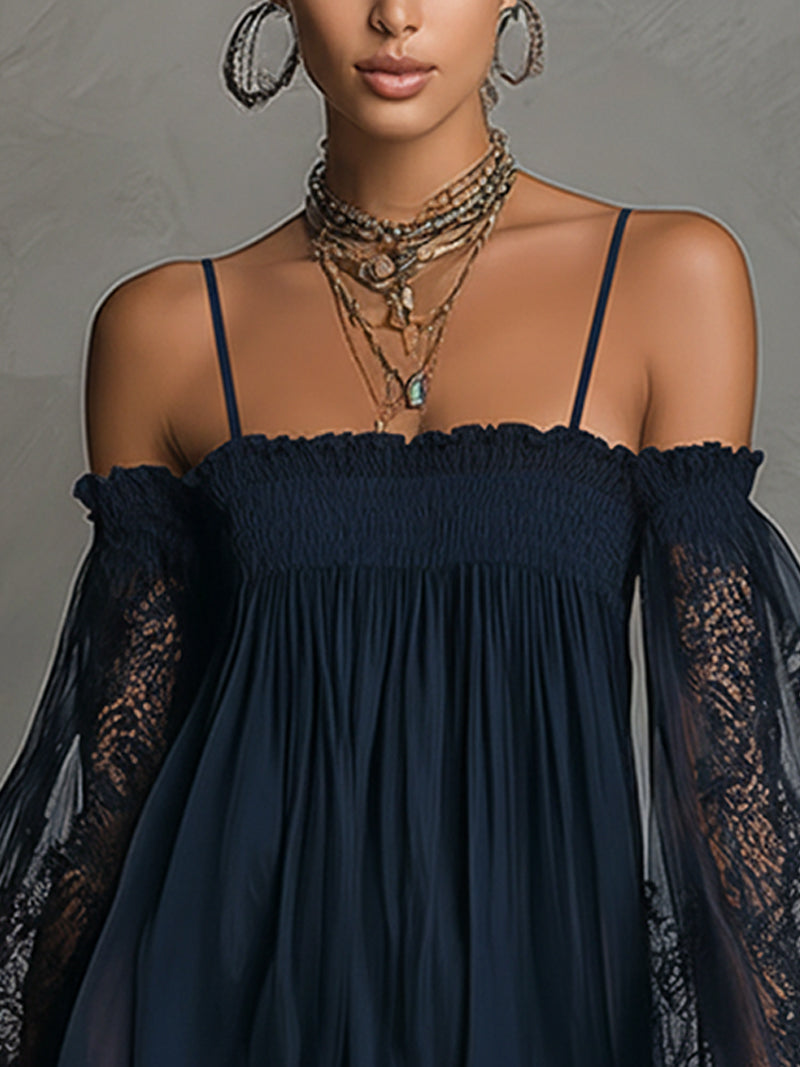 Noémie | Vestido corto de muselina azul marino con hombros al aire y acabados de encaje