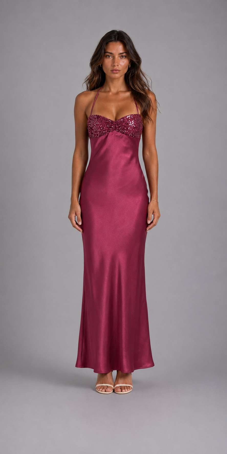 Vestido largo liso en burdeos con caída fluida, vista frontal - Clara Vellier