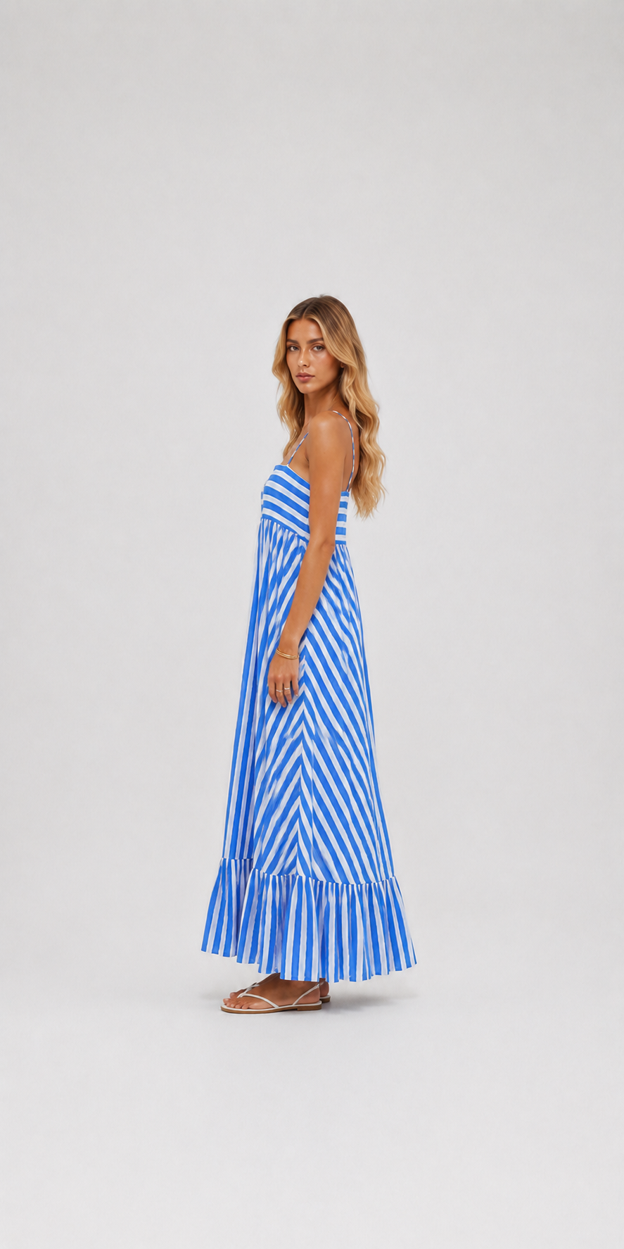 Robe longue à bretelles fendue sur le devant