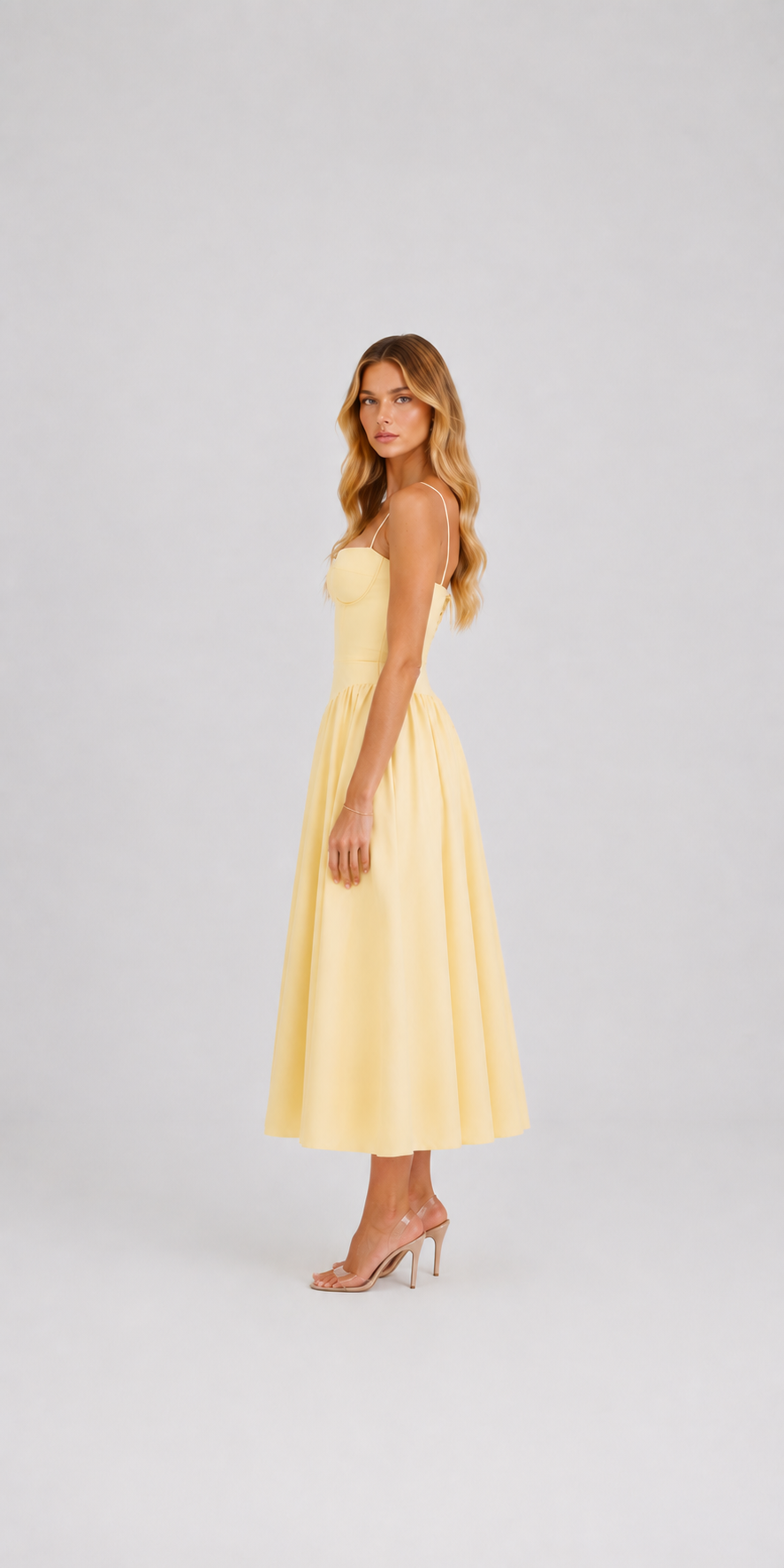 Robe midi avec décolleté en V et fente latérale