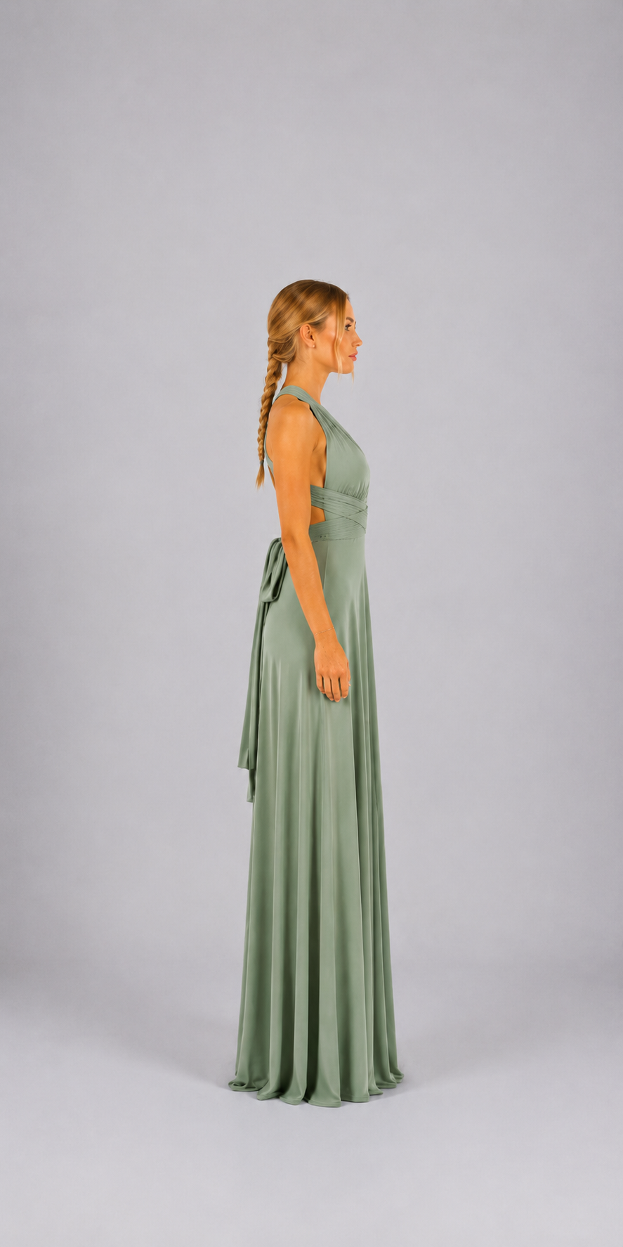 Robe longue élégante à encolure asymétrique