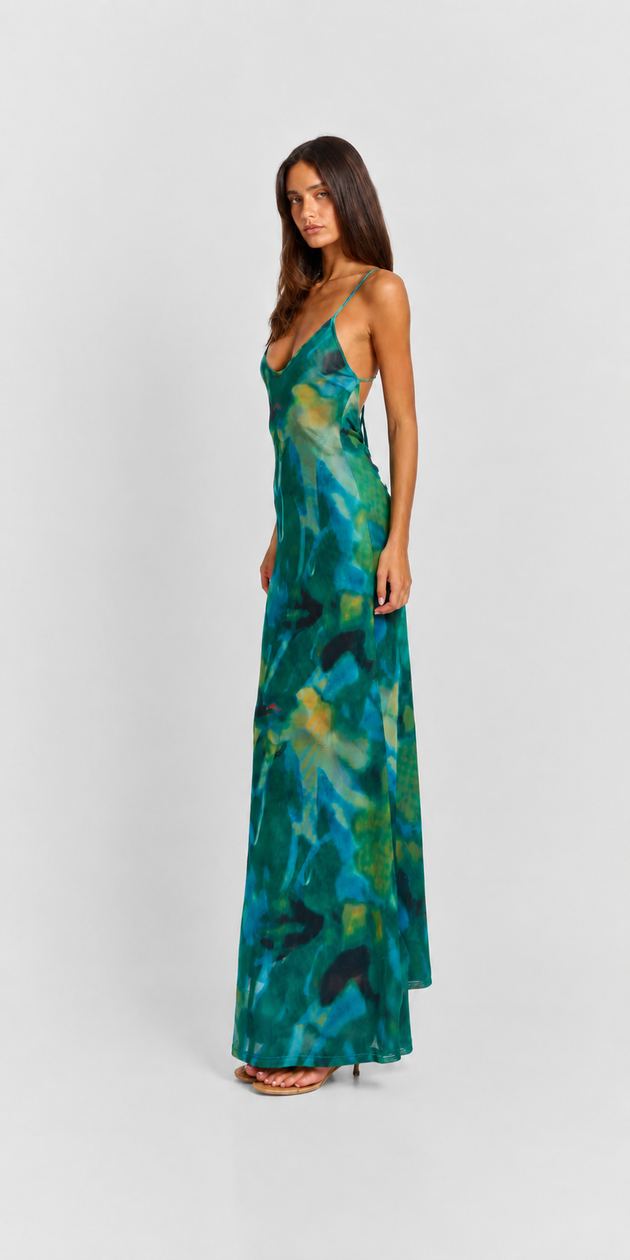 Robe longue fluide fendue avec décolleté croisé