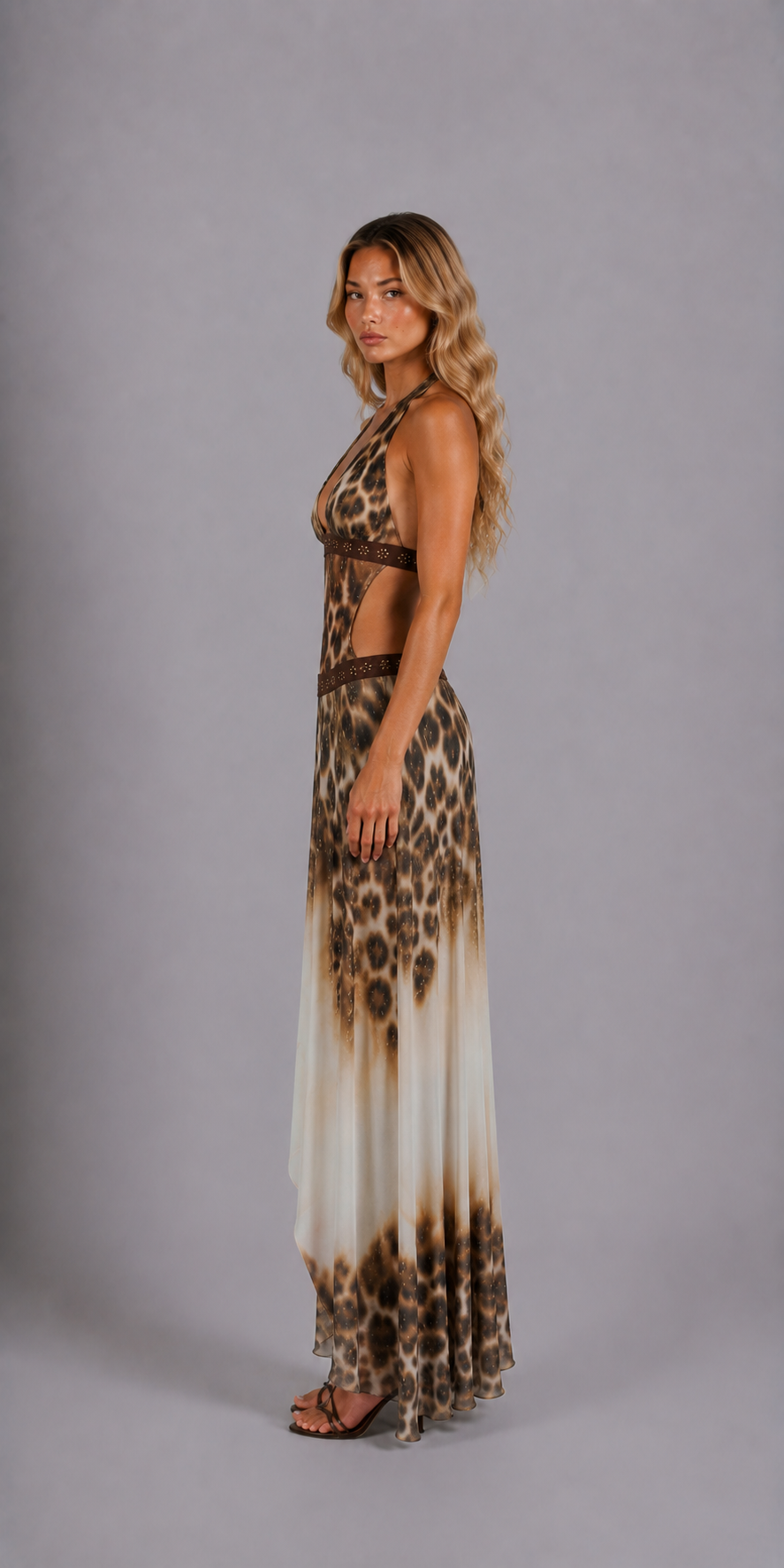 Vestido Largo con Estampado de Leopardo y Escote Halter