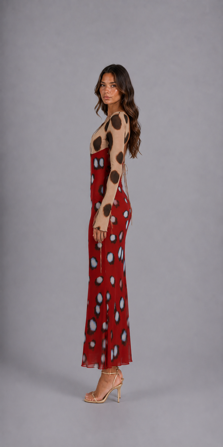 Vestido largo transparente de manga larga con estampado mixto, vista lateral izquierdo - Clara Vellier