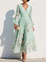 Susane | Vestido largo plisado de muselina verde menta con estampado floral
