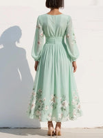 Susane | Vestido largo plisado de muselina verde menta con estampado floral