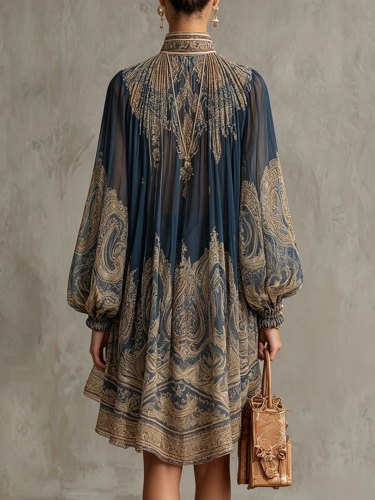 Bérénice | Vestido mini de muselina asimétrico con estampado barroco azul marino y cuello alto