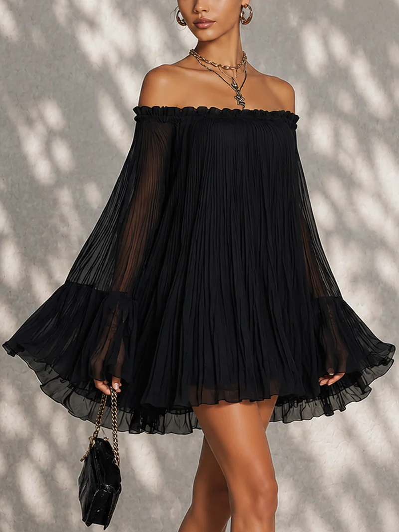 Océane | Vestido mini negro con mangas campana y hombros al aire fruncidos