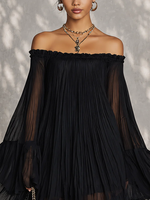 Océane | Vestido mini negro con mangas campana y hombros al aire fruncidos