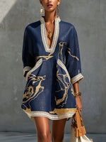 Cosette | Vestido mini de encaje de croché azul marino con motivos dorados y escote en V