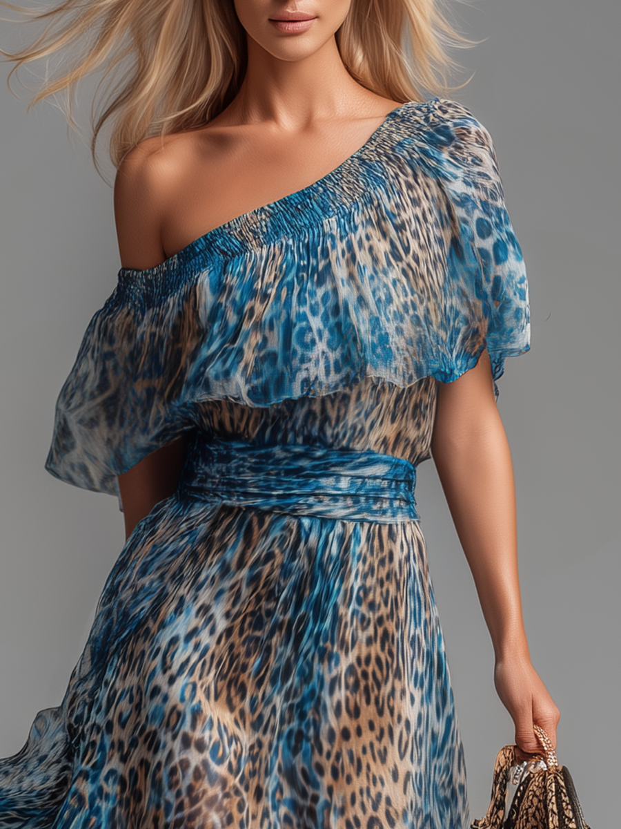 Sauvage | Vestido largo de muselina con estampado de leopardo y hombros al aire